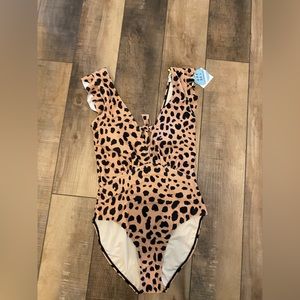 Bath suit Leopard One Piece never worn